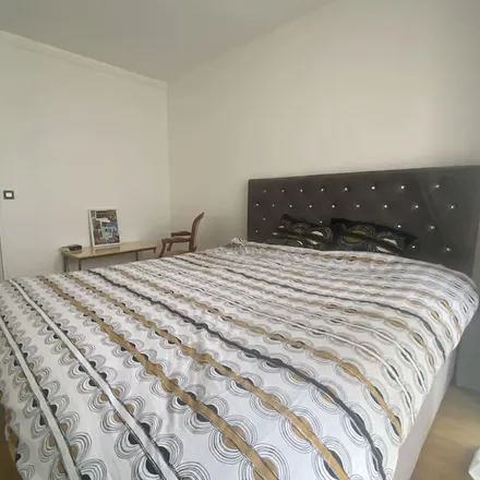 Rent this 1 bed apartment on Meudon in Hauts-de-Seine, France