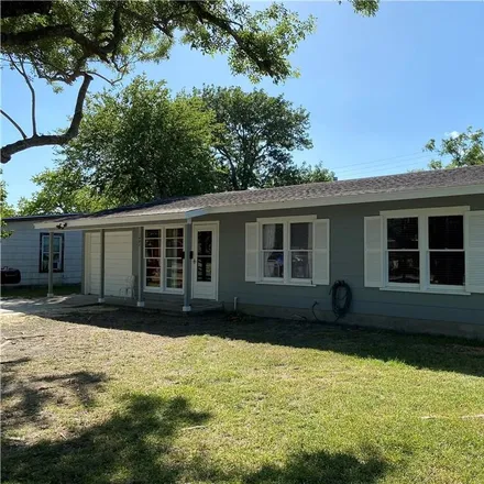 Image 1 - 1407 Springwood Lane, Port Lavaca, TX 77979, USA - House for sale