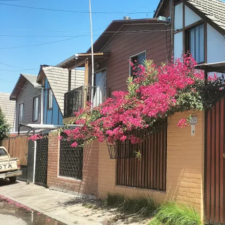 Buy this 4 bed house on Pasaje Picaflor in 929 0386 Provincia de Santiago, Chile