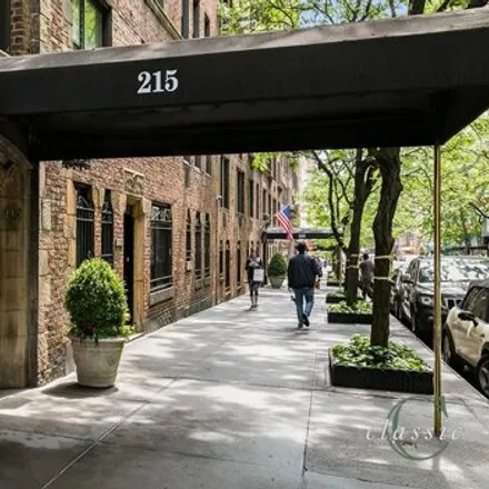 Buy this studio apartment on 215 East 73rd Street in New York, NY 10021