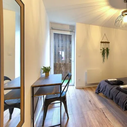 Rent this 2 bed apartment on 01750 Saint-Laurent-sur-Saône