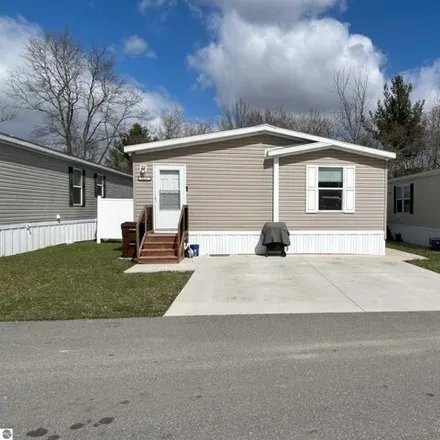 Buy this studio apartment on 1098 Pebble Creek Drive in Union Charter Township, MI 48858
