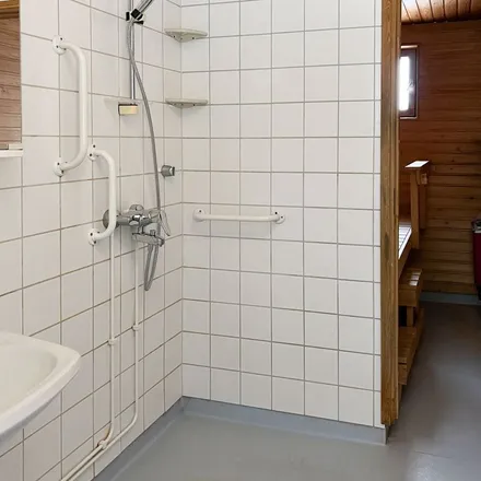 Rent this 3 bed apartment on Telefoonikuja 14 in 40100 Jyväskylä, Finland