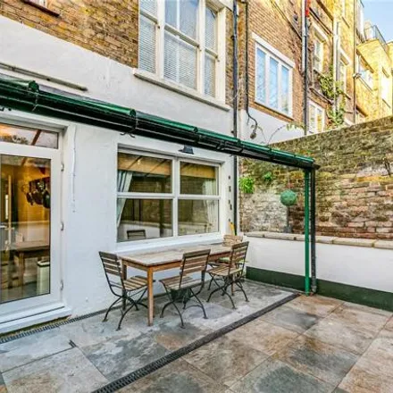 Rent this 1 bed room on 33 Aynhoe Road in London, W14 0QA
