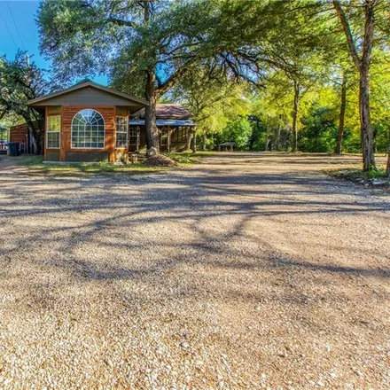 Buy this 3 bed house on 641 Oak Grove Loop in McLennan County, TX 76633