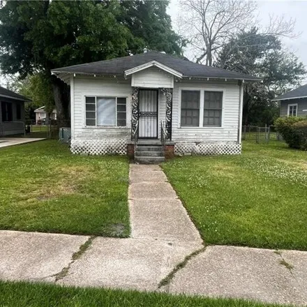 Rent this 3 bed house on 1729 Buck Street in Mobile, AL 36604
