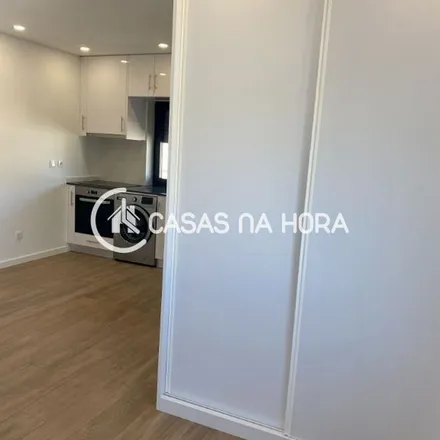 Image 7 - Casa Africana, Rua da Bela Vista 9A, 2825-004 Almada, Portugal - Apartment for rent