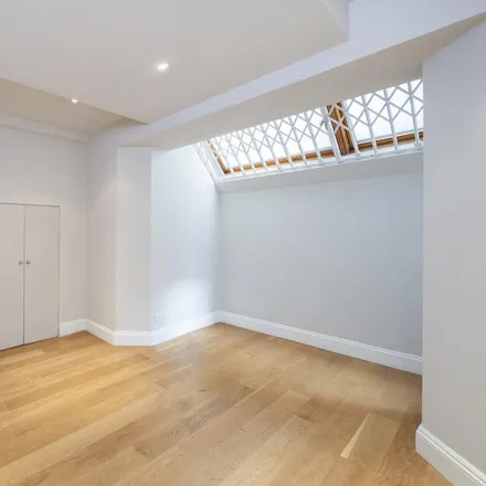 Image 3 - Rosslyn Hill Dental Practise, 18 Rosslyn Hill, London, NW3 1PD, United Kingdom - Apartment for rent