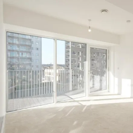 Image 5 - Ilford Hill, London, IG1 2AT, United Kingdom - Apartment for sale