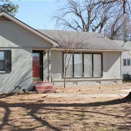 Buy this 3 bed house on 3914 South P Street in Fort Smith, AR 72903