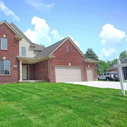 Image 2 - 50692 Summit View Drive, Macomb Township, MI 48042, USA - House for sale