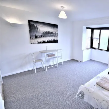 Rent this studio apartment on 60-75 Cotton Avenue in London, W3 6YL