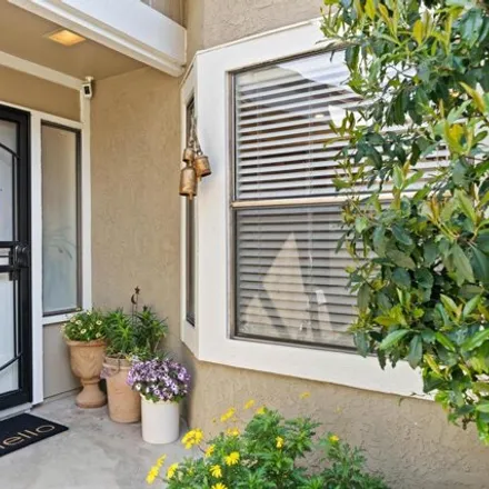 Image 5 - 1 Greenbriar, Irvine, CA 92604, USA - Condo for sale