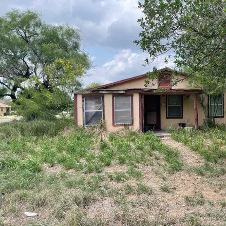 Buy this 3 bed house on 301 East Thompson Street in Hebbronville, TX 78361