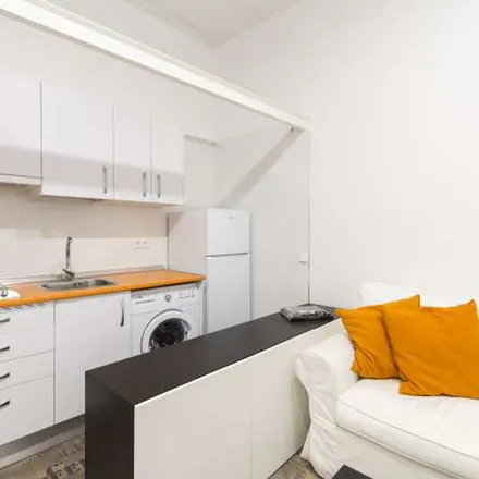 Image 8 - Calle de Juan de Austria, 16, 28010 Madrid, Spain - Apartment for rent