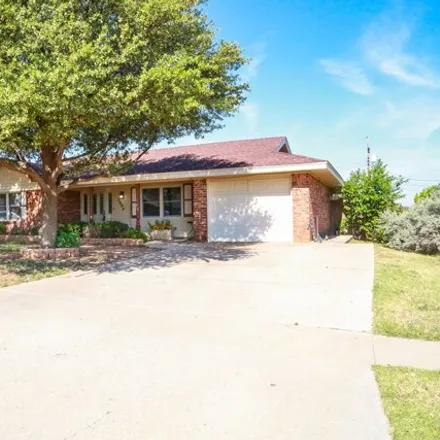 Image 2 - 2636 Larry Drive, Big Spring, TX 79720, USA - House for sale