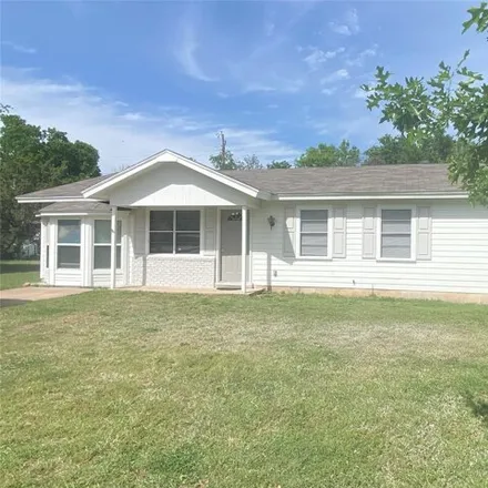 Buy this 3 bed house on 1087 Willis Street in Brownwood, TX 76801