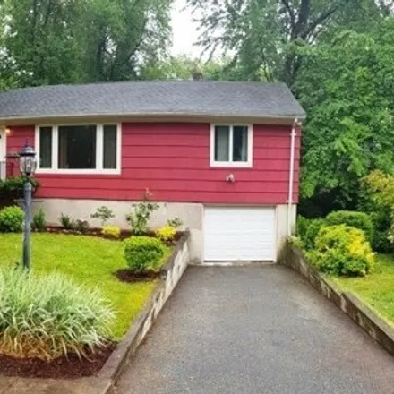 Rent this 3 bed house on 358 Lake Shore Drive in Lake Parsippany, Parsippany-Troy Hills