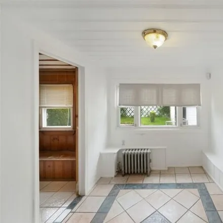 Image 7 - 114-49 222nd Street, New York, NY 11411, USA - House for sale