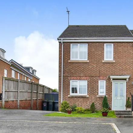 Buy this 3 bed duplex on Cleveland Close in Consett, DH8 8HD