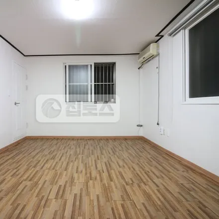 Rent this studio apartment on 서울특별시 강남구 논현동 16-15