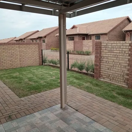 Image 2 - 140 Swartrenoster Street, The Wilds, Pretoria, 0081, South Africa - Townhouse for rent