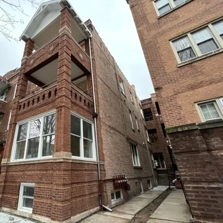 Rent this 3 bed condo on 2205 West Iowa Street in Chicago, IL 60622