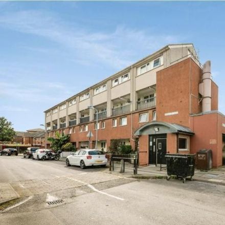 Rent this 3 bed apartment on Thornville Grove in London, CR4 3FS