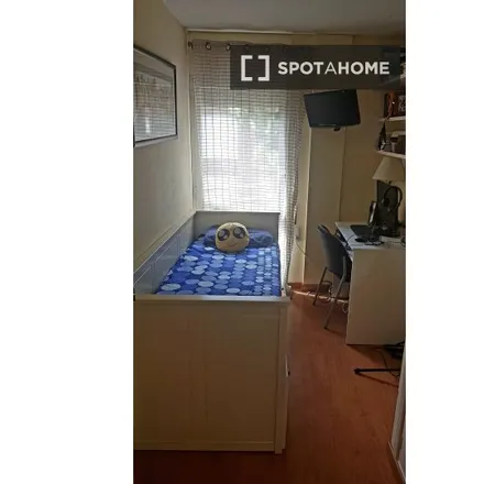 Rent this 4 bed room on Passeig de la Bonanova in 63 Bis, 08017 Barcelona
