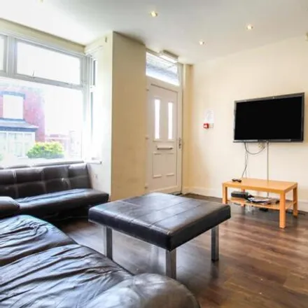 Image 3 - Ash Road, Leeds, LS6 3JF, United Kingdom - Townhouse for rent