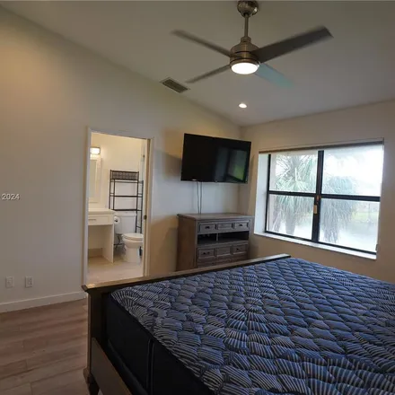 Rent this 3 bed townhouse on 848 Brickell Avenue in Miami, FL 33131