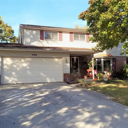 Buy this 4 bed house on 2746 Independence Court in Grove City, OH 43123