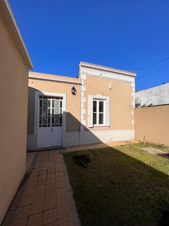 Rent this 2 bed house on Cristóbal Colón 390 in 1852 Burzaco, Argentina