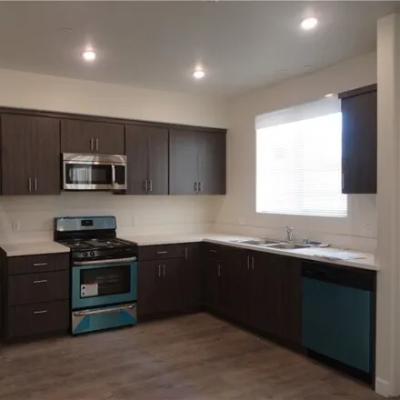 Image 3 - 14400 Friar Street, Los Angeles, CA 91401, USA - Apartment for rent