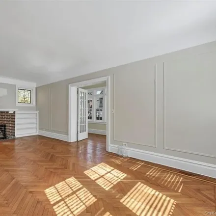 Image 8 - 99 East 237th Street, New York, NY 10470, USA - House for sale