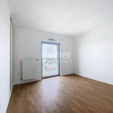 Rent this 5 bed apartment on 21 Rue du Mont Valérien in 92150 Suresnes, France