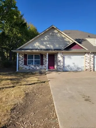 Rent this 3 bed house on 2108 Cornerstone Avenue in Claremore, OK 74017