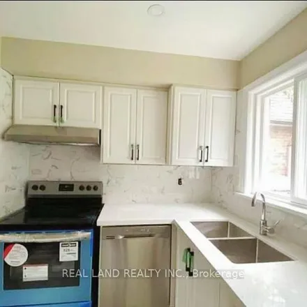 Rent this 4 bed apartment on 91 Bogert Avenue in Toronto, ON M2N 1N1