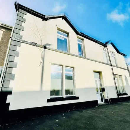 Rent this 1 bed apartment on Cardiff Road in Troed-y-rhiw, CF48 4LD