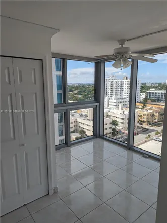Image 3 - 2699 Collins Avenue, Miami Beach, FL 33140, USA - Condo for rent