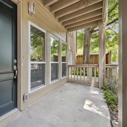 Image 2 - 2100 Tanglewilde St Apt 621, Houston, Texas, 77063 - Condo for sale