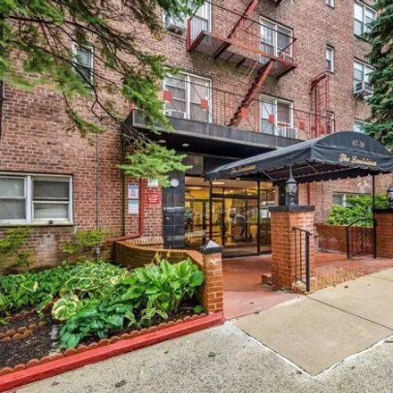 Image 1 - 67-30 Clyde Street, New York, NY 11375, USA - Apartment for sale