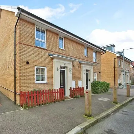 Buy this 3 bed duplex on Bank Avenue in Dunstable, LU6 1FR