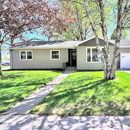 Buy this 3 bed house on 417 West 13th Street in Kaukauna, WI 54130