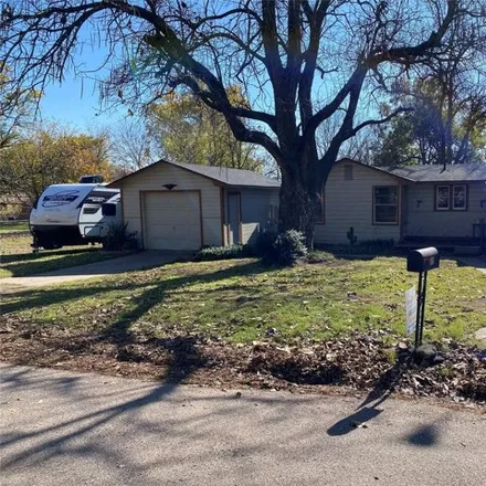 Image 2 - 414 E Hughes St, Collinsville, Texas, 76233 - House for sale