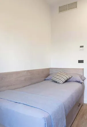 Rent this 1 bed room on Residencia de estudiantes "micampus" in Calle de Sinesio Delgado, 13