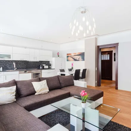 Rent this 3 bed apartment on Mockauer Straße 71 in 04357 Leipzig, Germany