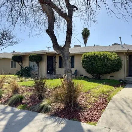 Buy this 4 bed house on 3204 East Brown Avenue in Fresno, CA 93703