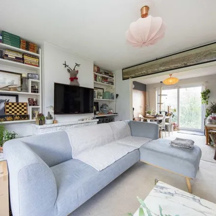 Rent this 3 bed apartment on 64 Springfield Avenue in London, N10 3SY