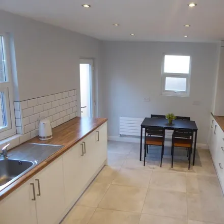 Rent this 4 bed townhouse on South Bank Road in Liverpool, L7 9LP